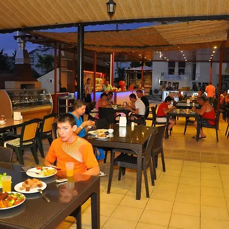 Hotel Midnight Sun 3*