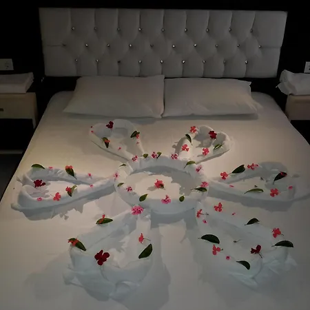 Midnight Sun Hotel 3*