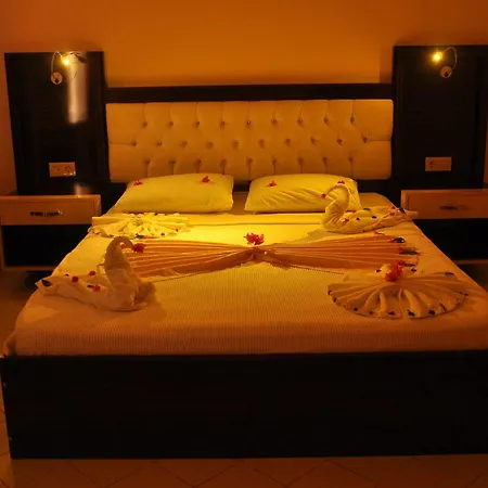 Midnight Sun Hotel 3*